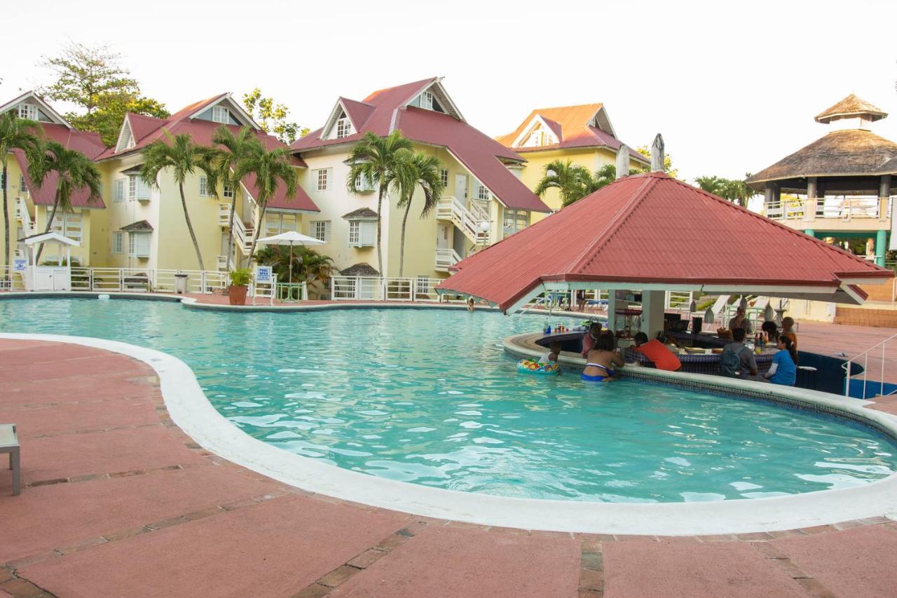 E 20 Mystic Ridge Ocho Rios Apartamento Exterior foto
