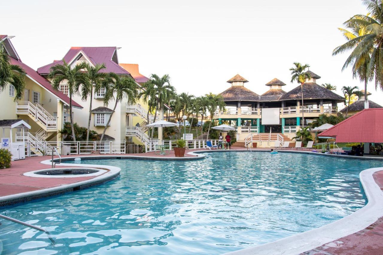 E 20 Mystic Ridge Ocho Rios Apartamento Exterior foto