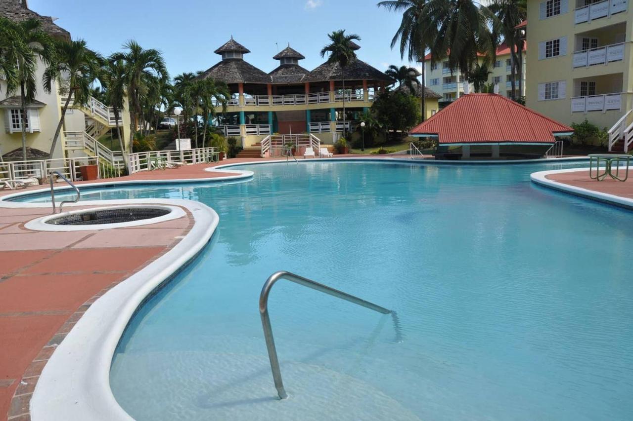 E 20 Mystic Ridge Ocho Rios Apartamento Exterior foto