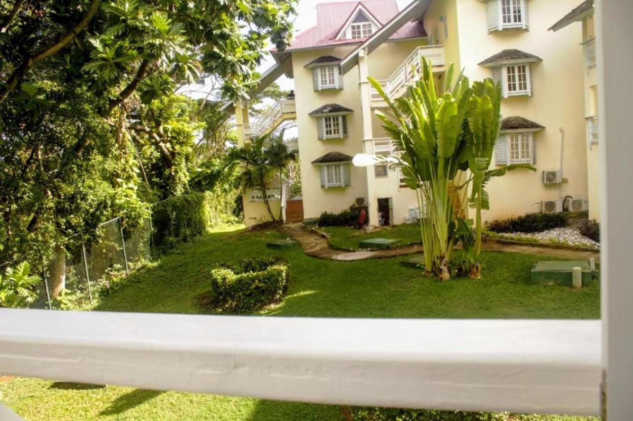 E 20 Mystic Ridge Ocho Rios Apartamento Exterior foto